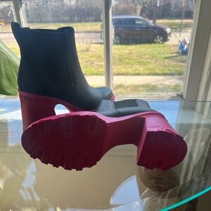 Black Sorel winter Boot with Pink Platform Heel